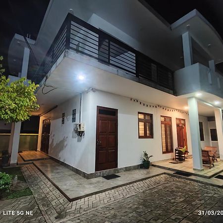 Villa Tanzanite Хикадува Екстериор снимка