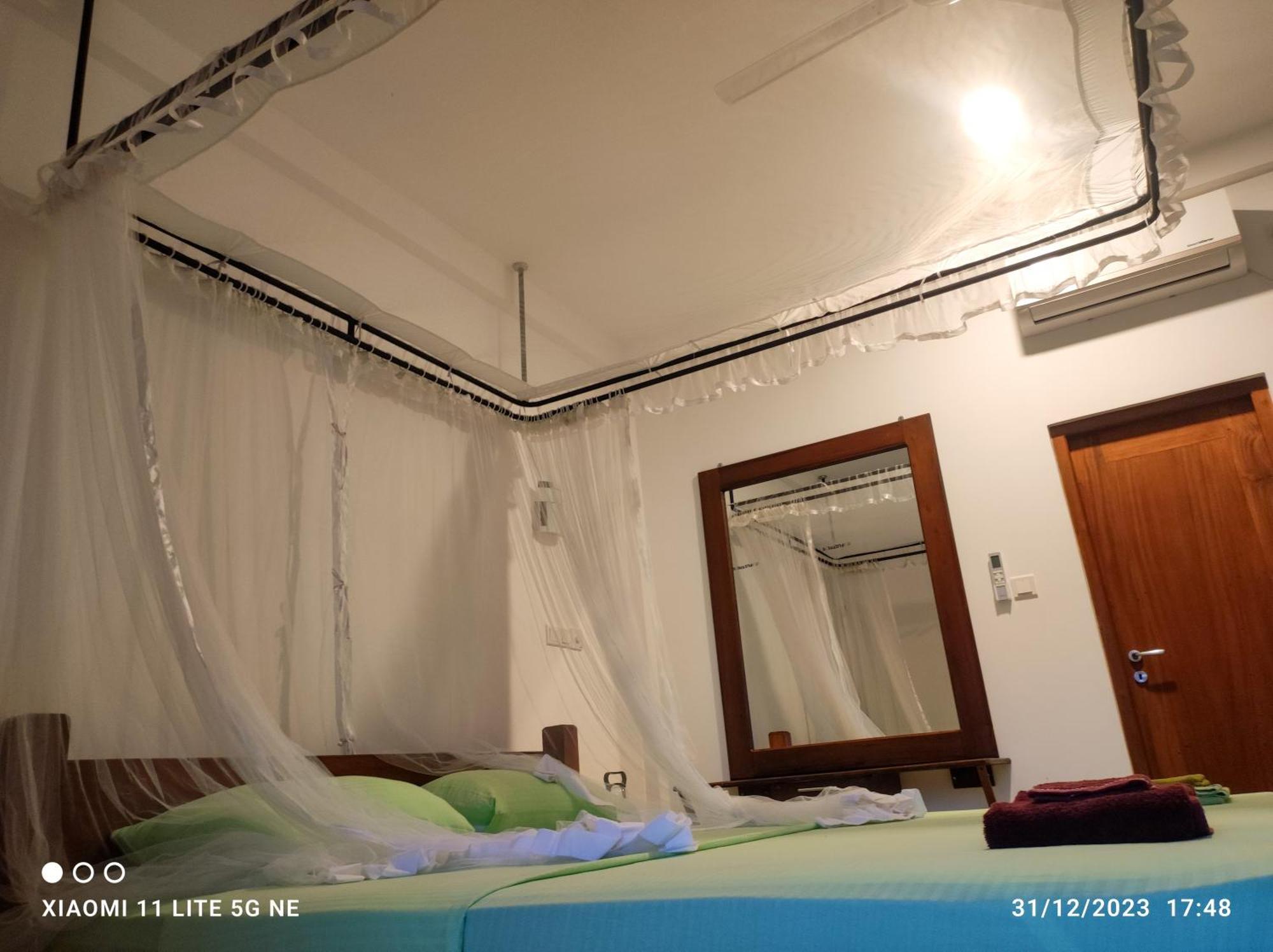 Villa Tanzanite Хикадува Екстериор снимка