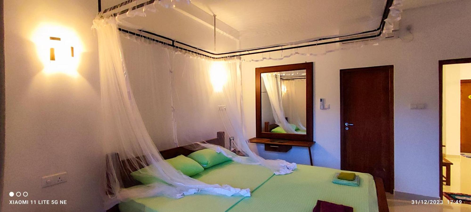 Villa Tanzanite Хикадува Екстериор снимка